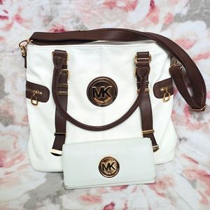 Michael kors purse and wallet set